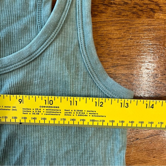 American Eagle Aerie cutoff olive color ribbed tank top size small - Picture 4 of 8